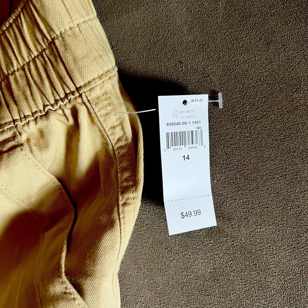 NEW with TAGS - Gap khaki shorts size 14